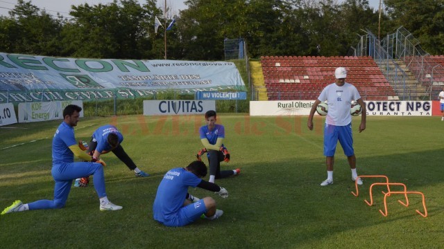 Portarul Andrei Vlad (centru) a devenit un obișnuit al loturilor naționale (foto: Alexandru Vîrtosu)