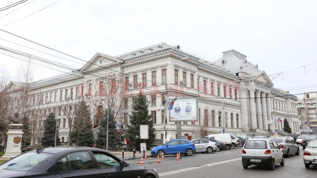 Cadrele didactice universitare care au făcut recomandări pentru persoanele private de libertate vor fi sancționate  conform contractului individual de muncă (FOTO: Lucian Anghel)