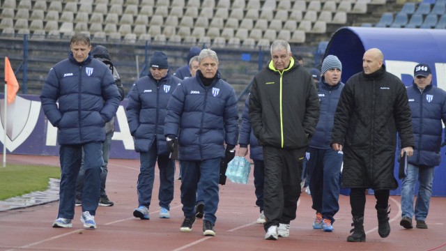 Emil Săndoi (foto stânga) a apreciat jocul elevilor săi şi devotamentul suporterilor