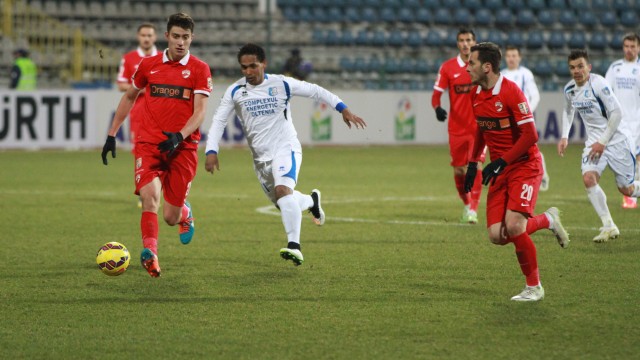 Eric (în alb) a fost decisiv în turul cu Dinamo, de la Târgu Jiu (foto: panduriics.ro)