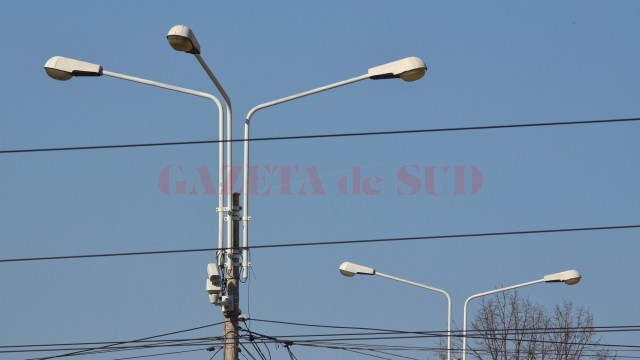 Consilierii locali ai Craiovei votează joi contractul de concesionare a iluminatului public,  valabil pentru o perioadă de zece ani, cu firma Flash Lighting Services din București (Foto: Arhiva GdS)