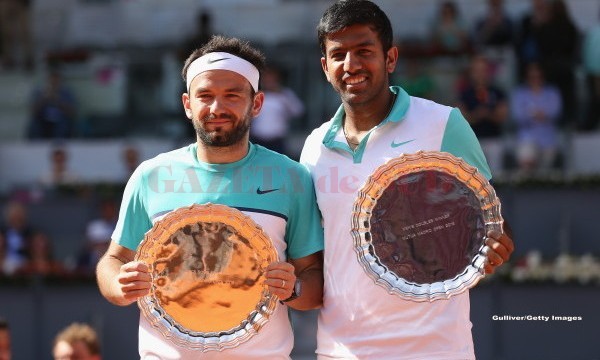 Alături de indianul Bopanna (dreapta), Florin Mergea a cucerit la Madrid cel mai important titlu al carierei 