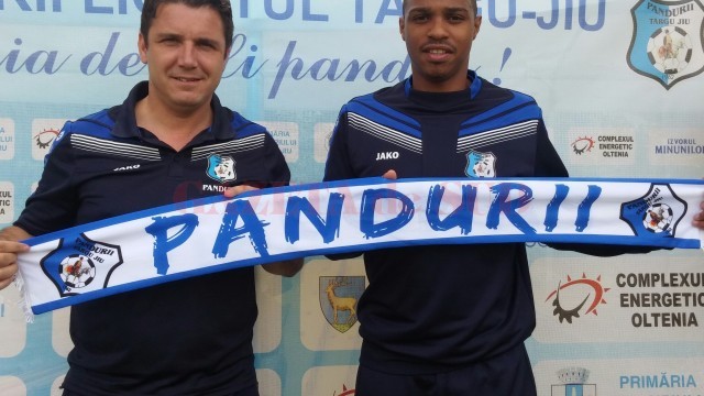 Vasco Fernandes (dreapta) a devenit pandur