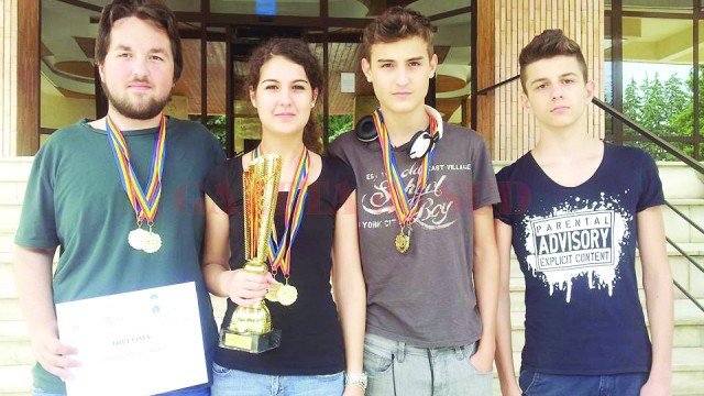 Elevii de la CN „Carol I“ au făcut echipă bună, câştigând concursul de şah de la Olăneşti