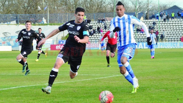 Nuno Rocha a reuşit să fructifice una dintre erorile comise de defensiva bănăţenilor (Foto: Alexandru Vîrtosu)