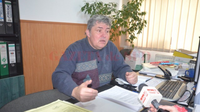 Ștefan Popescu, purtător de cuvânt al Direcției de Sănătate Publică Dolj (DSP), spune că trebuie evitate colectivitățile și respectate regulile de igienă