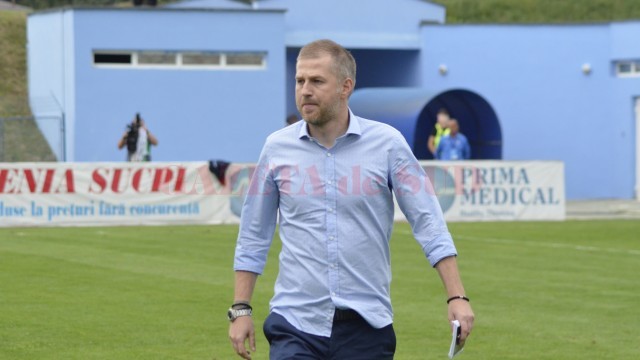 Edi Iordănescu ar putea fi suspendat câteva etape după ce a aplaudat la golul lui Hora din meciul cu Dinamo (foto: Alexandru Vîrtosu)