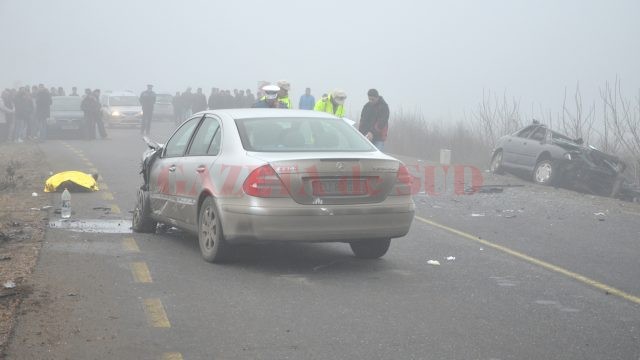 Șoferul autoturismului Renault a murit pe loc în urma impactului cu Mercedesul condus de Silviu Lung  (Foto: Arhiva GdS)