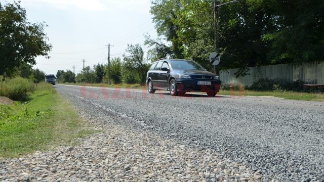 Șoferii care circulă pe DN 6B Craiova - Hurezani trebuie să respecte restricțiile de viteză, pentru a evita riscul producerii de incidente rutiere  (Foto: Bogdan Grosu) 