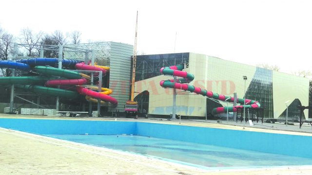 Lucrările la Water Park au „înghețat“ în așteptarea unei noi autorizații de construire (Foto: Marian Apipie)