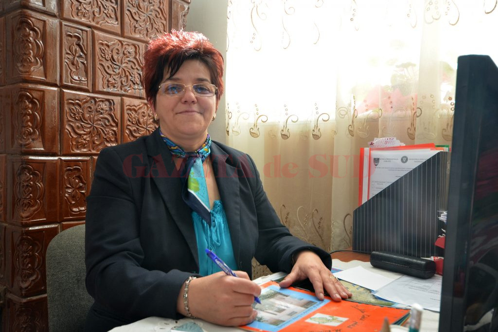 Silvia Răveanu, directoarea Şcolii Profesionale din Corlăţel (Foto: bogdan Grosu)