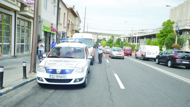 Potrivit legislației în vigoare, Poliția Locală nu are dreptul să solicite informații despre identitatea unui șofer care a comis o contravenție (Foto: arhiva GdS)