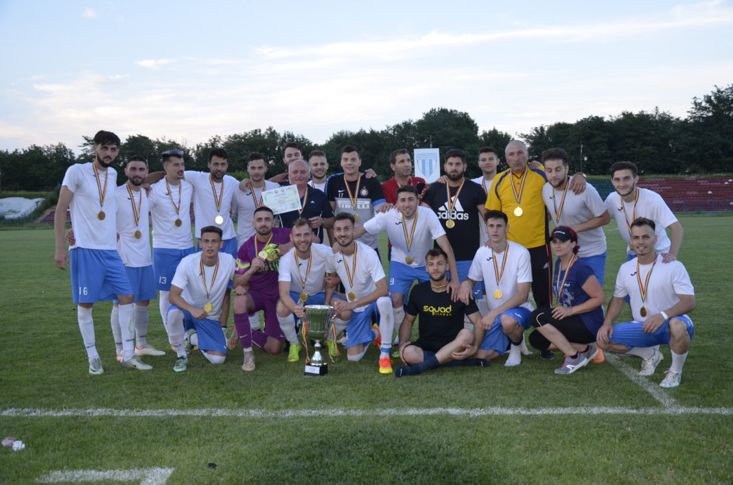 Viitorul Cârcea va juca pe teren propru împotriva echipei CS Strehaia (Foto: Alex Vîrtosu)