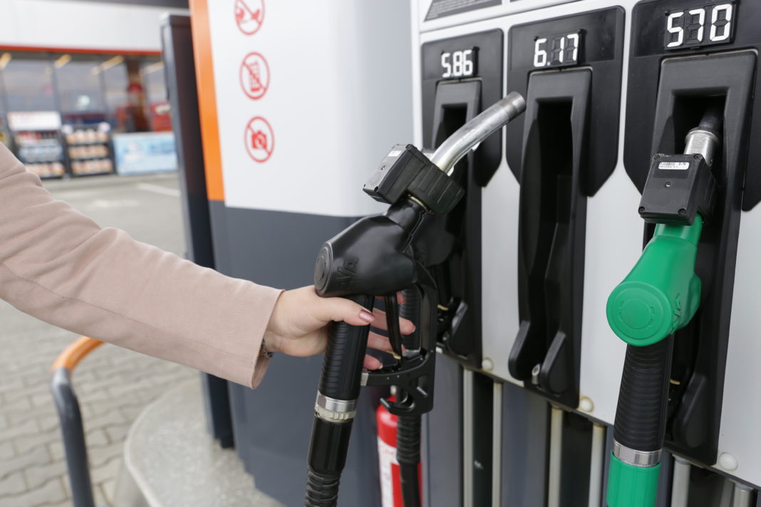 Transportatorii cer plafonarea prețurilor la benzină și motorină