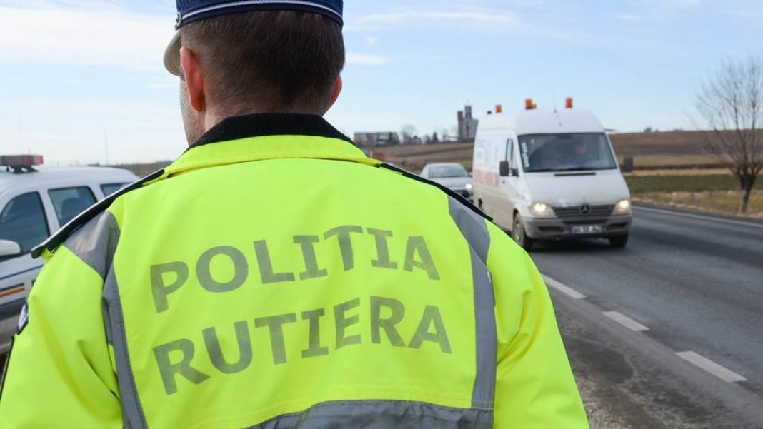 Doi bărbaţi prinşi conducând cu permisul expirat