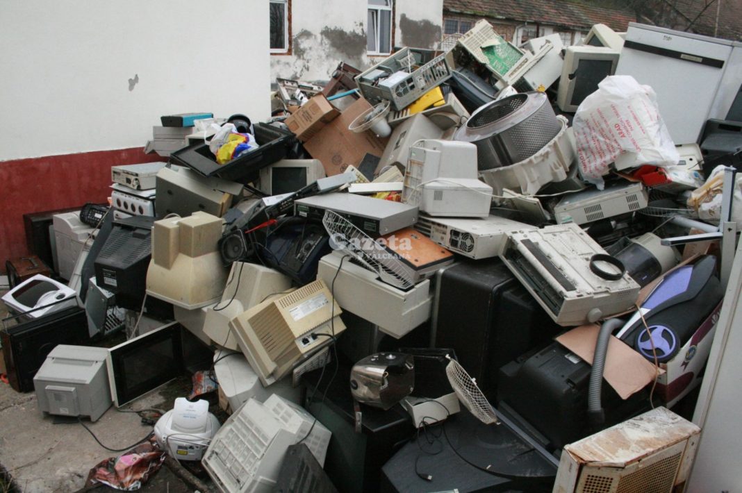 Colectare gratuită a deşeurilor voluminoase şi deşeurile de echipamente electrice şi electronice, în Craiova