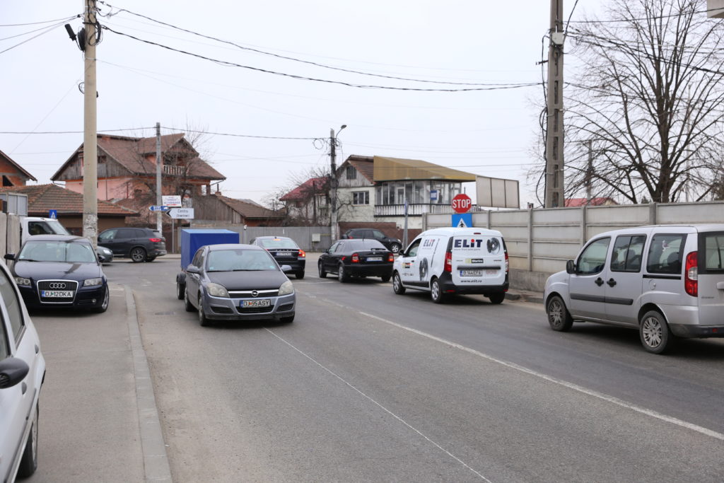 Semafoare în patru intersecții aglomerate din Craiova. Primăria studiază varianta să amplaseze semafoare la intersecţia străzilor Brestei şi Pelendava.