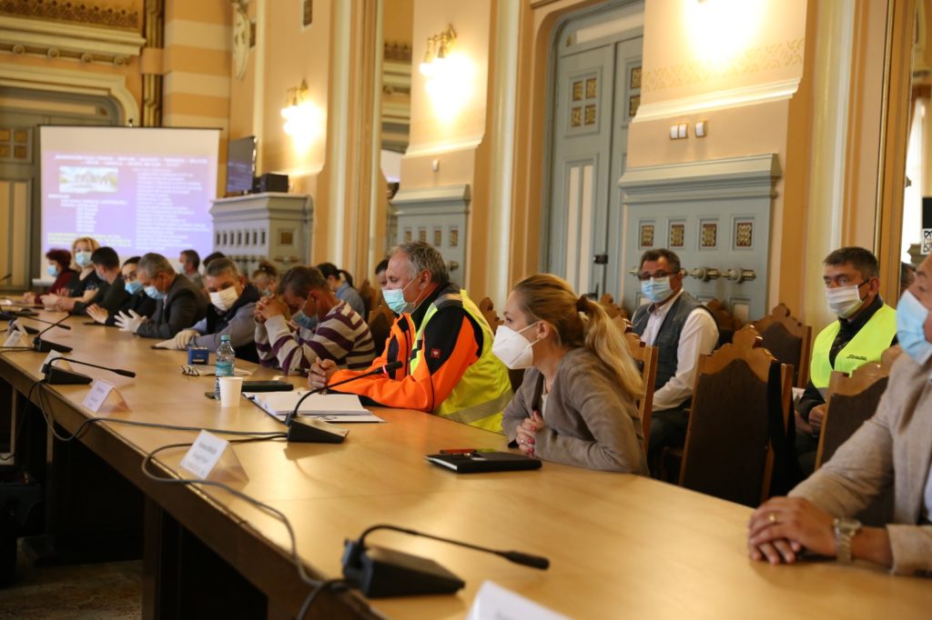 Consiliul Județean Dolj i-a pus față în față pe constructorii care se vor ocupa de modernizarea drumului Craiova – Cetate cu primarii din localitățile de pe raza DJ 552