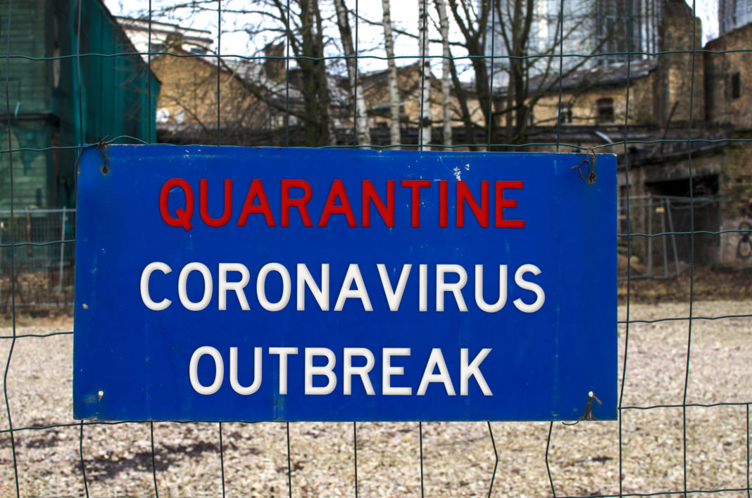 Românii care s-au infectat cu coronavirus la muncă în Germania trăiau în condiții improprii