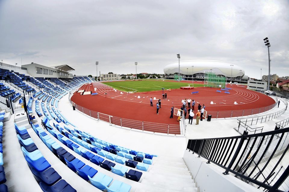 Ce-i mai trebuie stadionului de atletism. Unic în România. Aşa arată stadionul de atletism din Craiova.