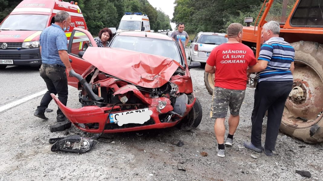 O persoană a fost rănită luni în urma unui accident rutier produs în comuna gorjeană Scoarța