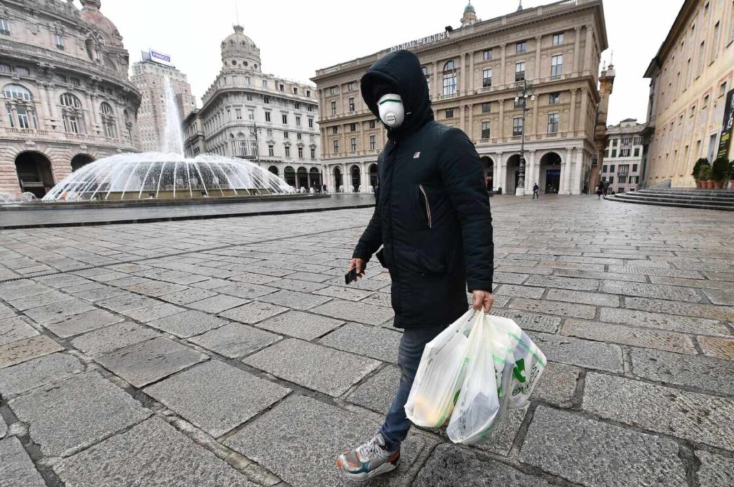 Masca obligatorie 24 de ore din 24 în Italia, la Genova