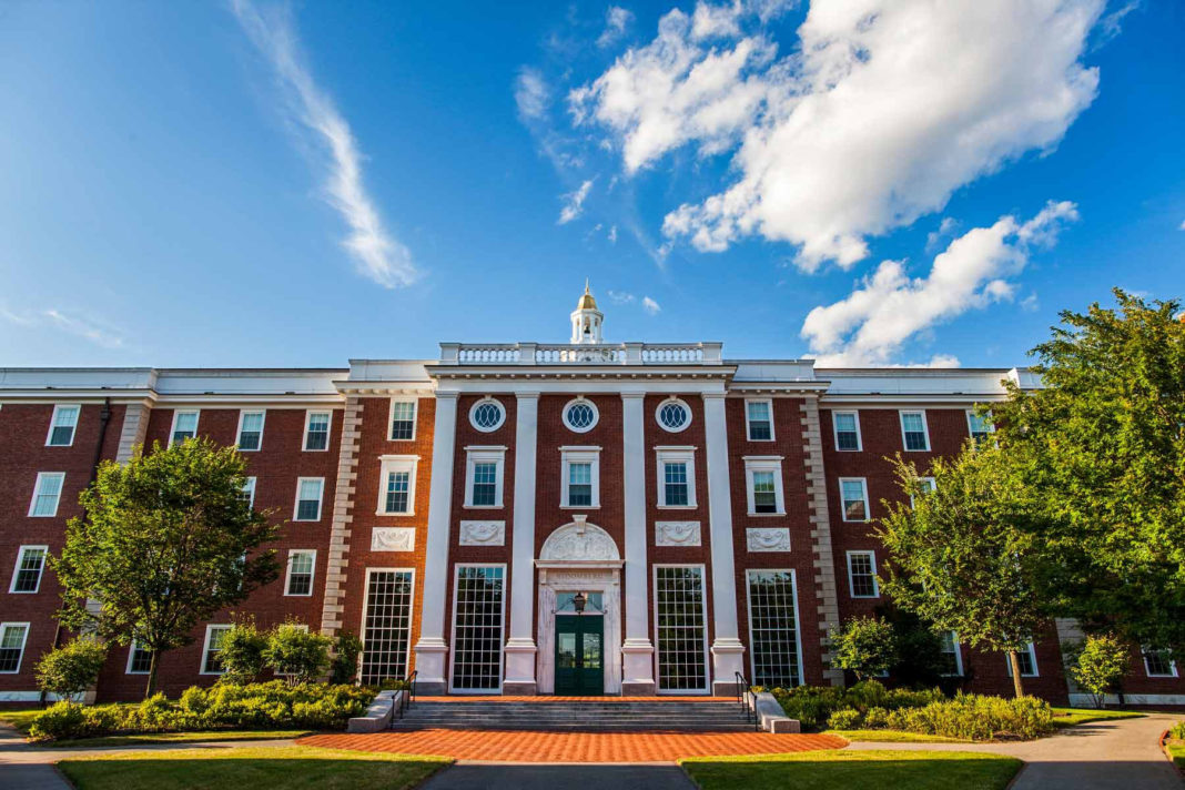 Universitatea Harvard nu se va deschide pentru semestrul de toamnă