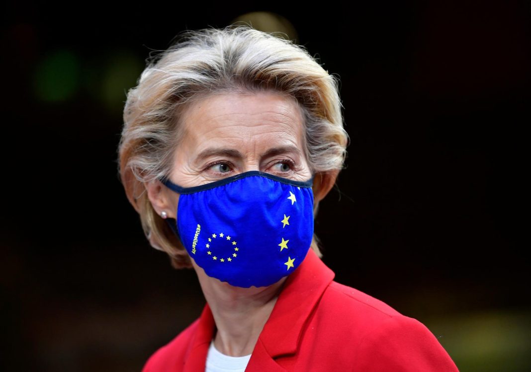 Şefa Comisiei Europene, Ursula von der Leyen, a anunţat miercuri că a primit rezultat negativ la un al doilea test PCR