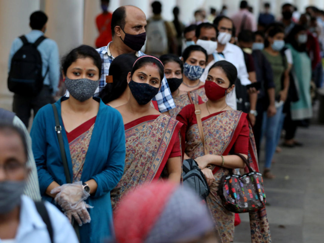 În India, cea mai redusă creştere a numărului de cazuri noi din ultimele două luni