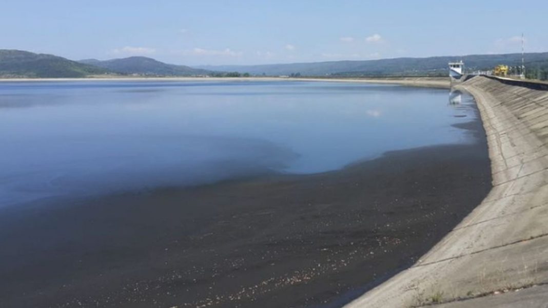 Un autoturism a căzut în lacul de acumulare Budeasa