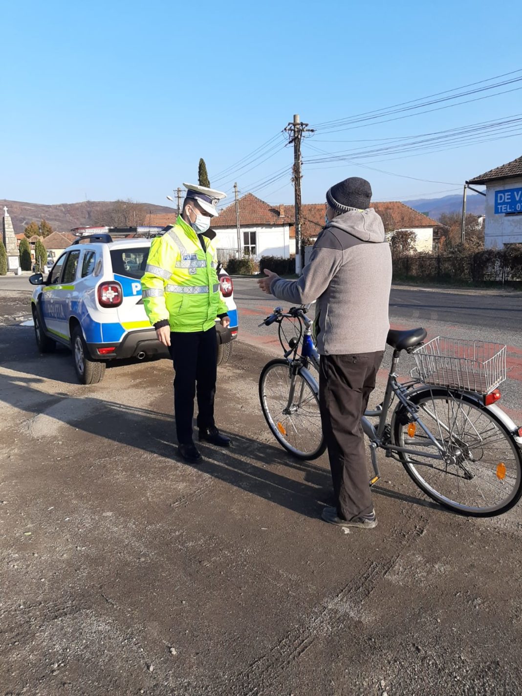 Polițiștii Serviciului Rutier Vâlcea au acționat, ieri, pe tronsoanele de drum cu risc rutier și au verificat bicicliștii din trafic