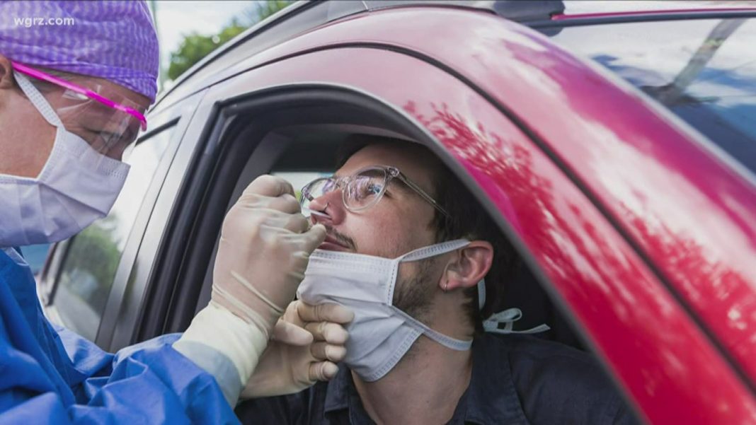 Vizitatorii americani, obligaţi să facă testul COVID-19 înainte şi după sosirea în statul New York