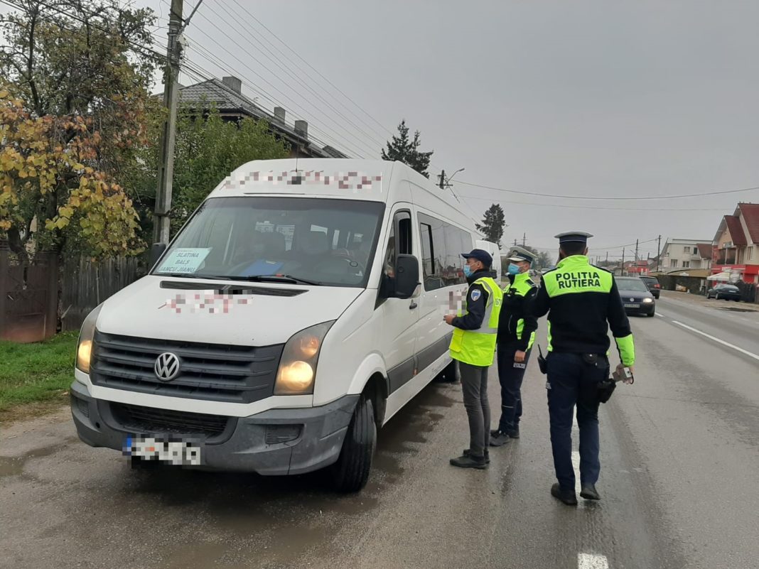 Polițiștii olteni au desfășurat o acțiune pentru verificarea legalității efectuării transportului de marfă și persoane