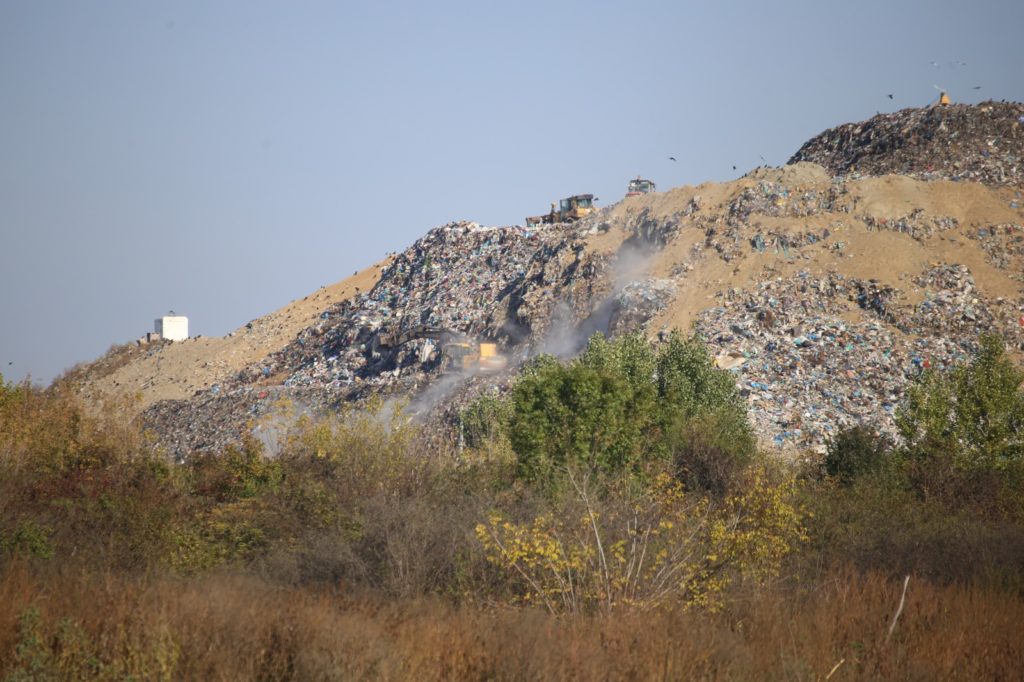Poate fi mutată groapa de gunoi de la Craiova? Depozitul de deșeuri de la Mofleni/foto: Claudiu Tudor