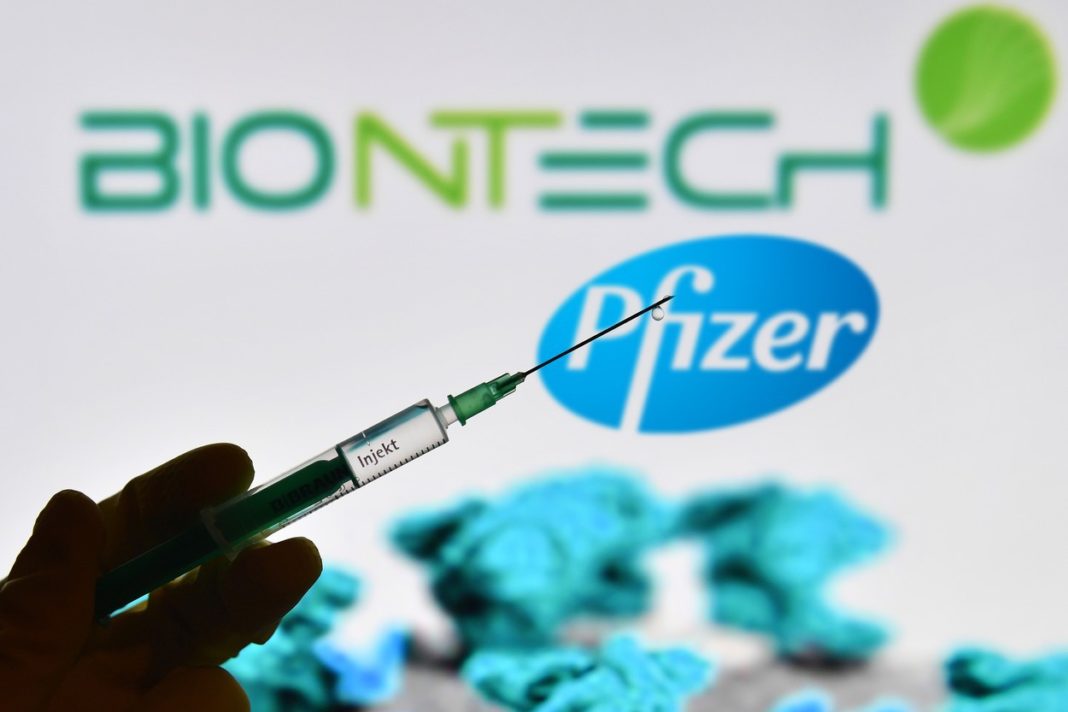 CE semnează un contract pentru 300 de milioane de doze din vaccinul Pfizer – BioNTech, care ar putea începe producția în acest an