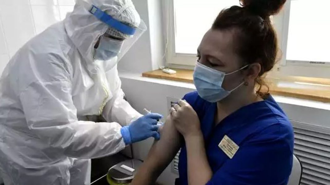 Fiecare persoană vaccinată anti-COVID în Marea Britanie va primi un card care atestă imunizarea