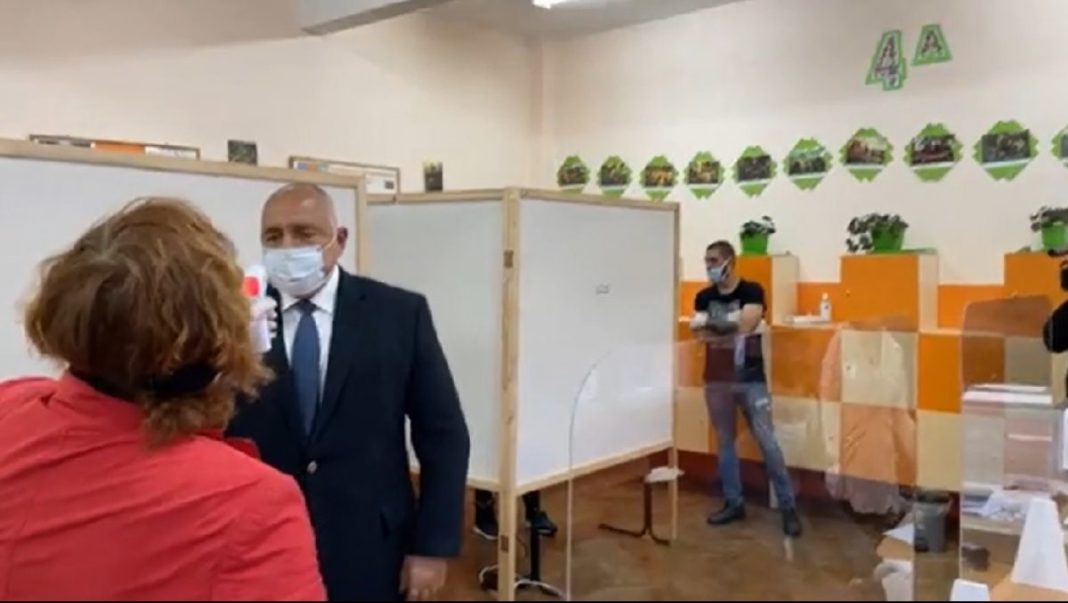 În Bulgaria au loc astăzi alegeri parlamentare, în mijlocul valului trei al epidemiei de COVID