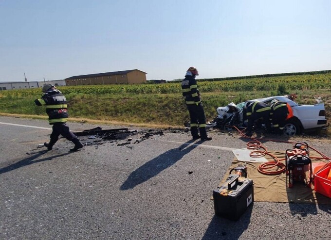 IncÄƒ Un Accident Grav DouÄƒ Persoane Au Murit Iar Alte Cinci Au Fost RÄƒnite