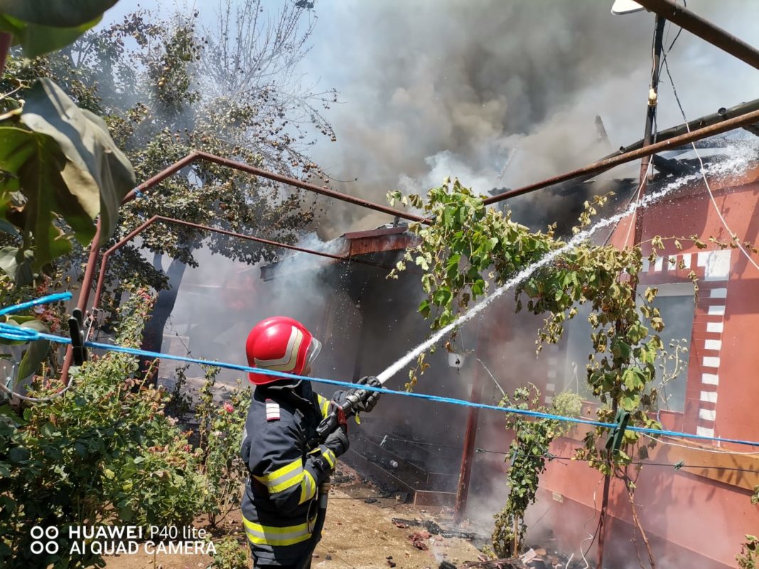 Cauza probabila de izbucnire a fost stabilită ca fiind o flacără (aparat de gătit lăsat nesupravegheat)