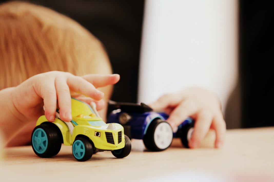 Șase lucruri pe care trebuie să le știi pentru a cumpăra jucării sigure