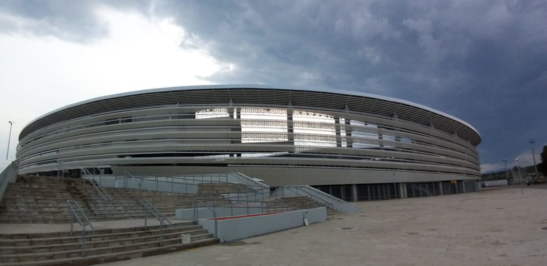 Stadionul Municipal are câteva mii de metri pătrați de spații nefolosite