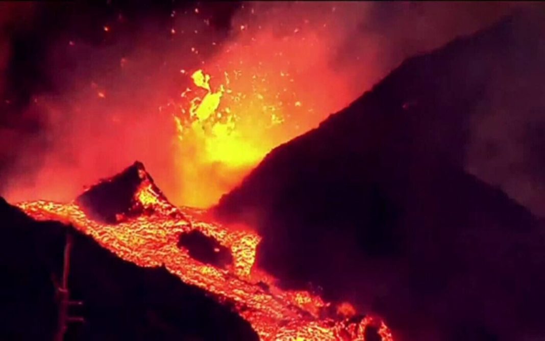 Vulcanul Cumbre Vieja a emis în atmosferă, în două luni, dioxid de sulf cât Uniunea Europeană într-un an