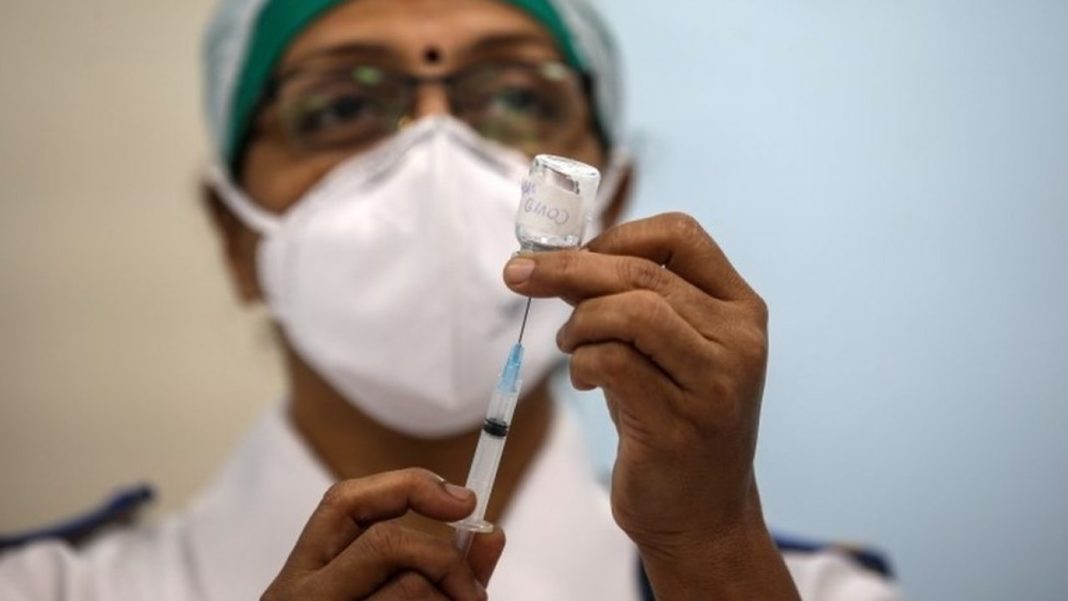 Un indian a fost vaccinat anti-Covid de cel puţin opt ori