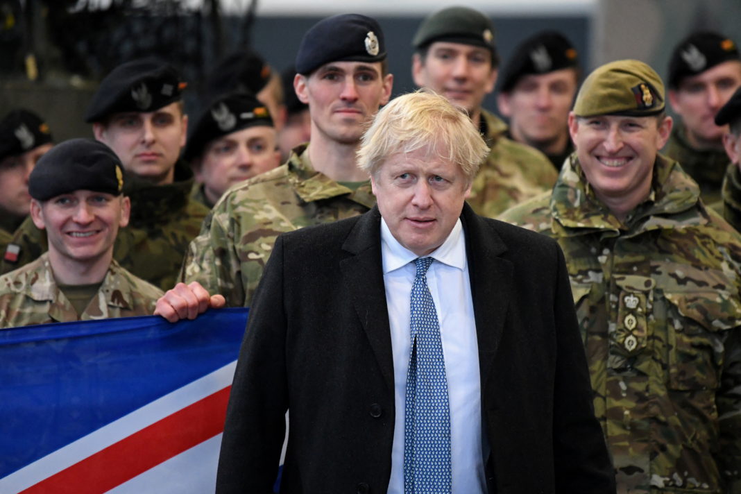 Boris Johnson vizitează trupele britanice staționate la granița NATO cu Rusia: 