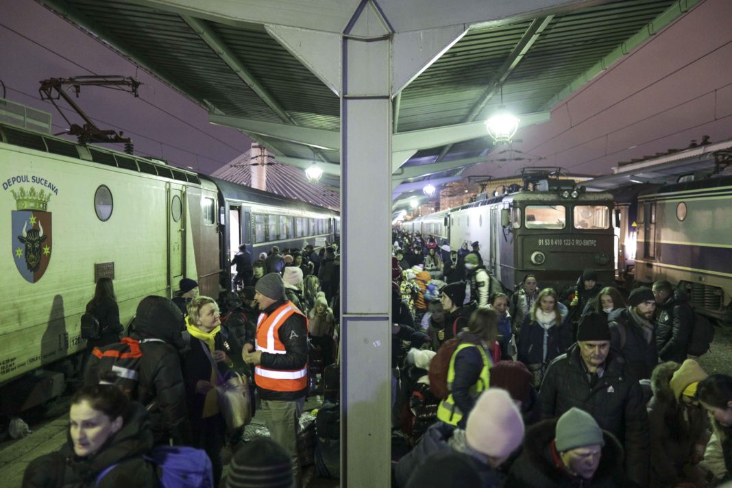 Un nou tren cu refugiaţi din Ucraina vine de la Iaşi la Bucureşti