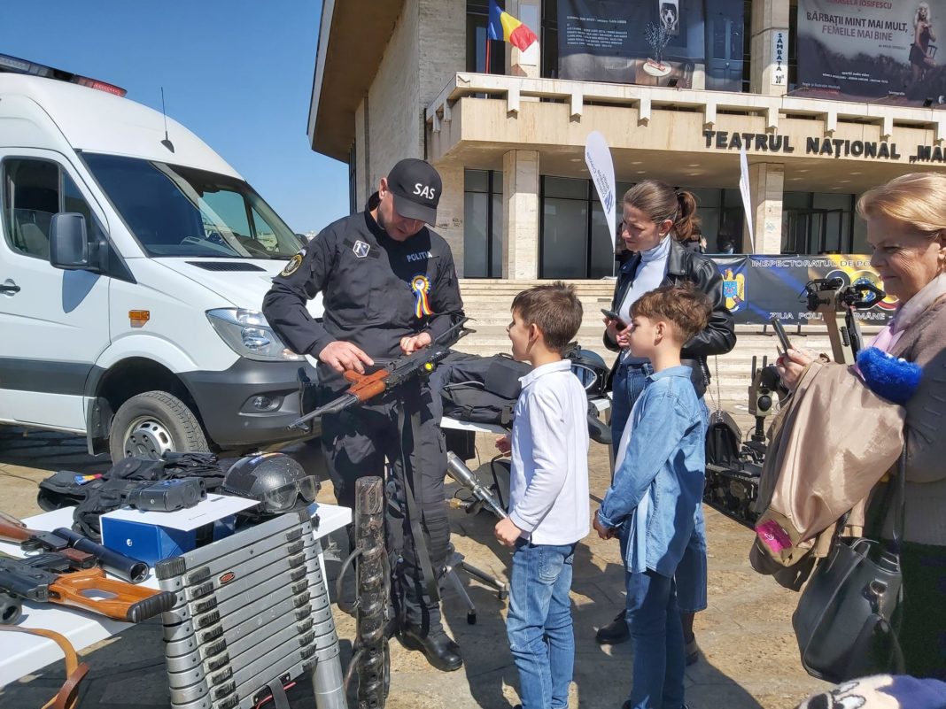 200 de ani de la înființarea Poliției Române, sărbătoriți pe esplanda TNC din Craiova