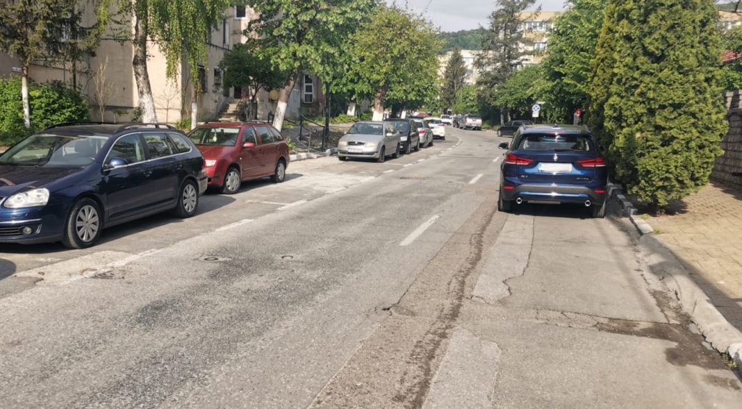 Se va reabilita segmentul cuprins între sensul giratoriu din Calea lui Traian şi intersecţia cu strada Mărăşeşti