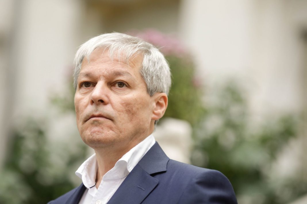 Dacian Cioloş şi patru europarlamentari pleacă din USR