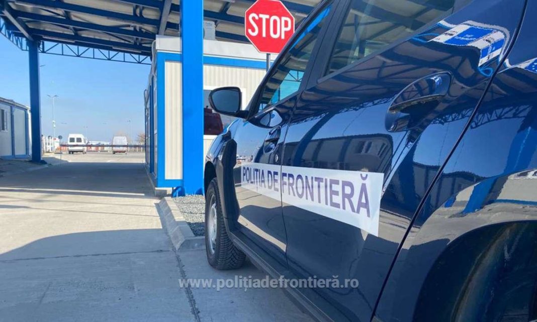 Pe la frontiera cu Ucraina au intrat în România 8.448 cetăţeni ucraineni (în creștere cu 14,6%), iar pe la cea cu Republica Moldova au intrat 1.101 cetăţeni ucraineni (creștere cu 0,5 %)