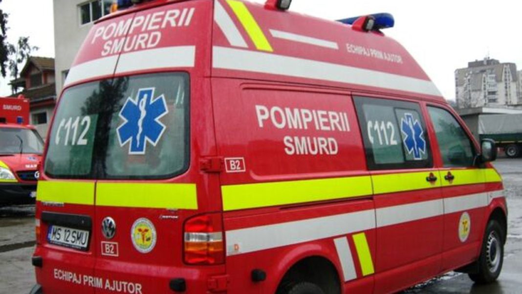 Două persoane au murit într-un accident rutier produs, sâmbătă, în localitatea Bujoreni, circulaţia pe DN 7 fiind blocată